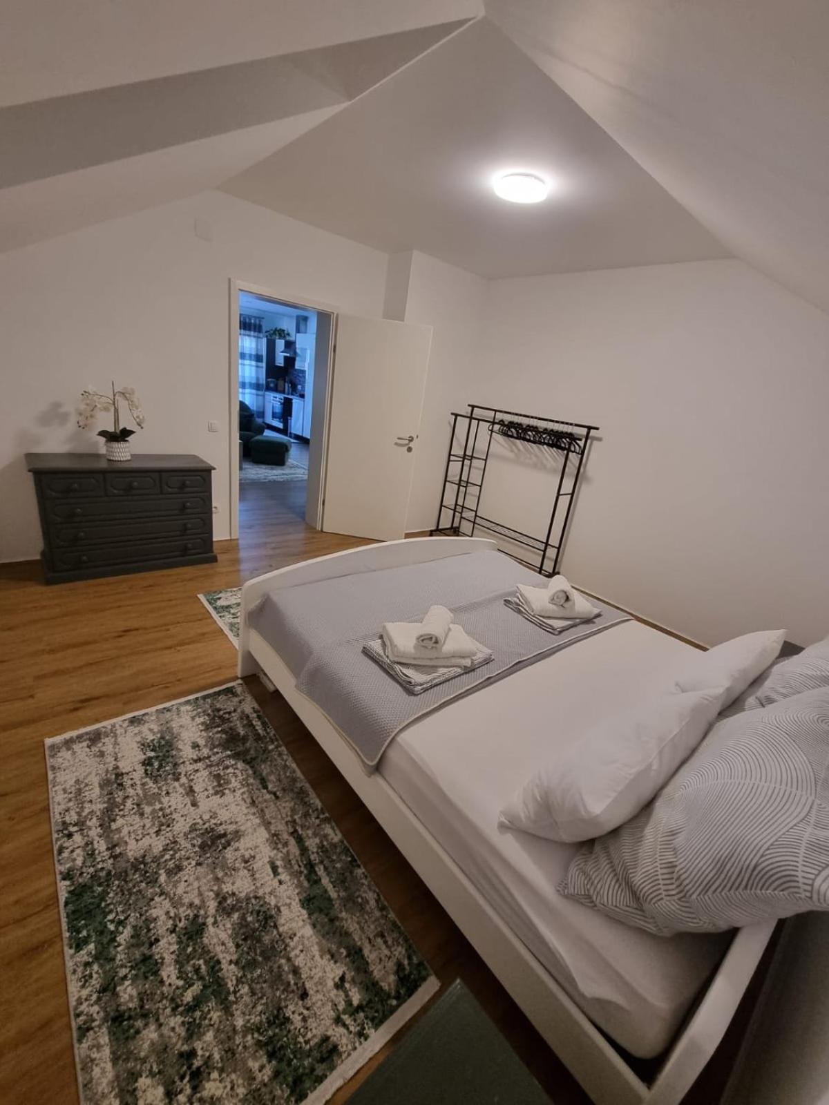 Apartment Has Traisen